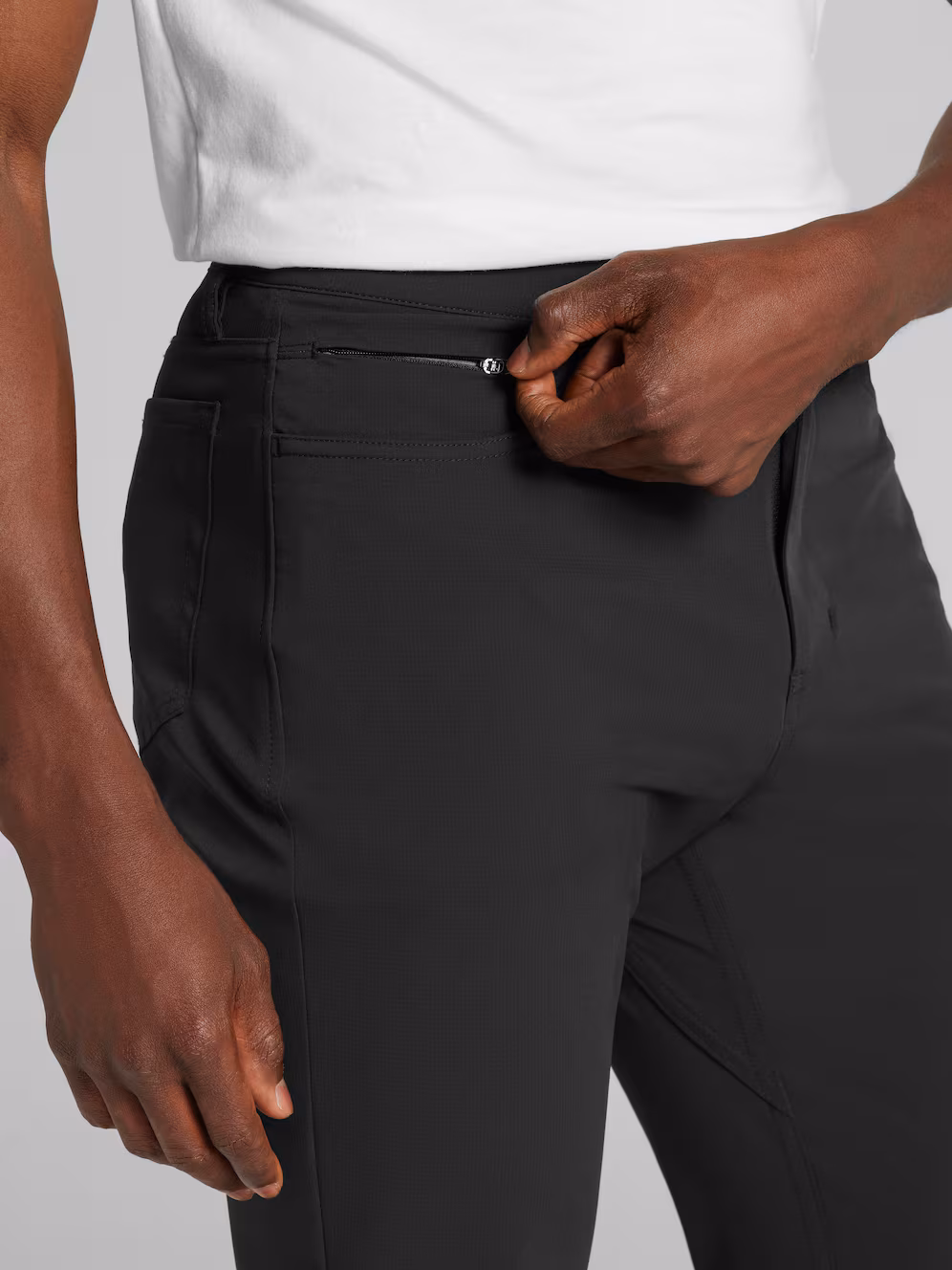 21JK_01_AWEARNESS_KENNETH_COLE_CASUAL_PANTS_BLACK_SOLID_ALT3