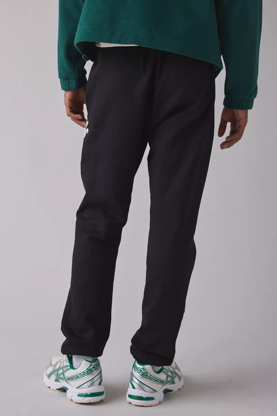 101647485_001_b2