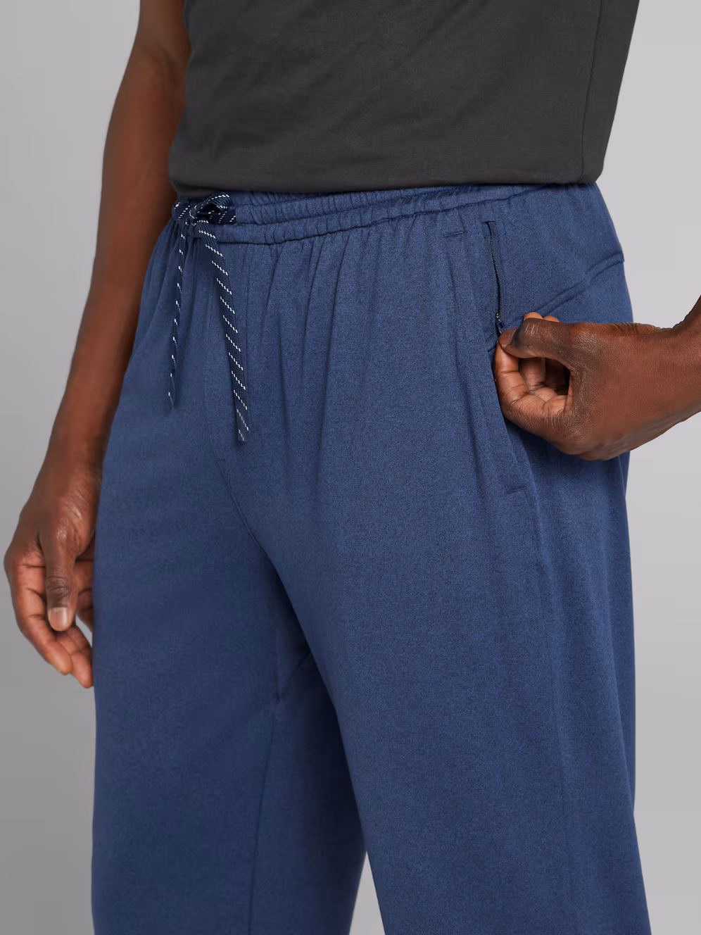 21JF_36_AWEARNESS_KENNETH_COLE_JOGGERS_NAVY_ALT3
