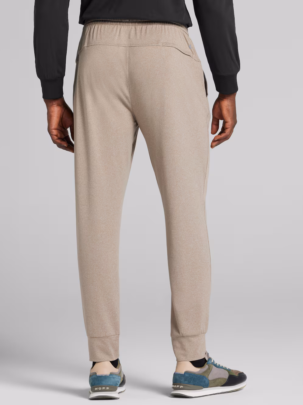 21JF_66_AWEARNESS_KENNETH_COLE_JOGGERS_TAN_ALT1